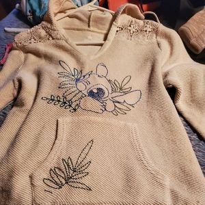 Stitch long sleeve shirt.